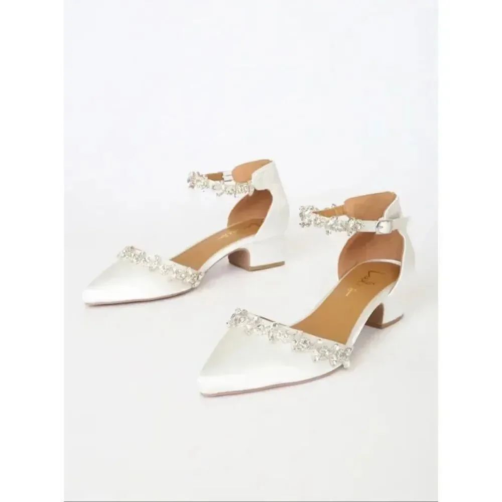 Lulus Swayy White Satin Rhinestone Ankle Strap pointed bridal Heels size 7.5